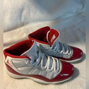 Nike Air Jordan 11 Retro Cherry 20222 GS Sz 5.5
